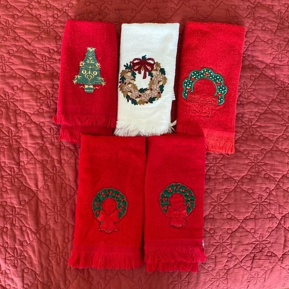 Christmas fingertip towels